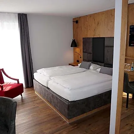 Hotel Grüner Baum 3*
