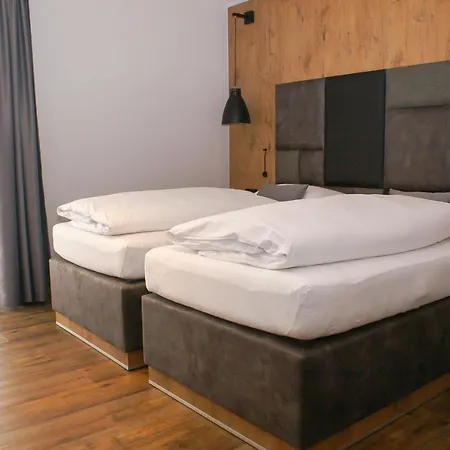 Hotel Gruener Baum 3*